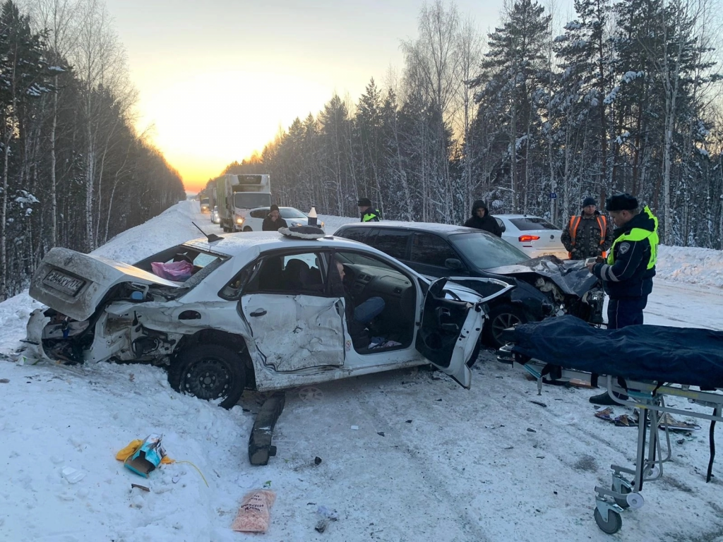 На трассе Южноуральск-Магнитогорск машина въехала в попутное транспортное  средство